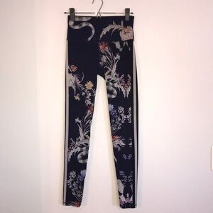 NWOT NOLI Garden of Eden Leggings Size Small​​​